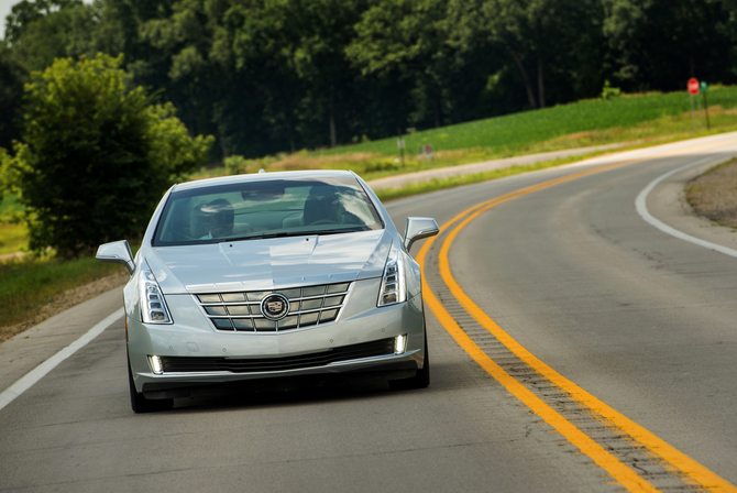 It uses a 1.4-liter four-cylinder with a 65kWh battery pack It uses a 1.4-liter four-cylinder with a 65kWh battery pack