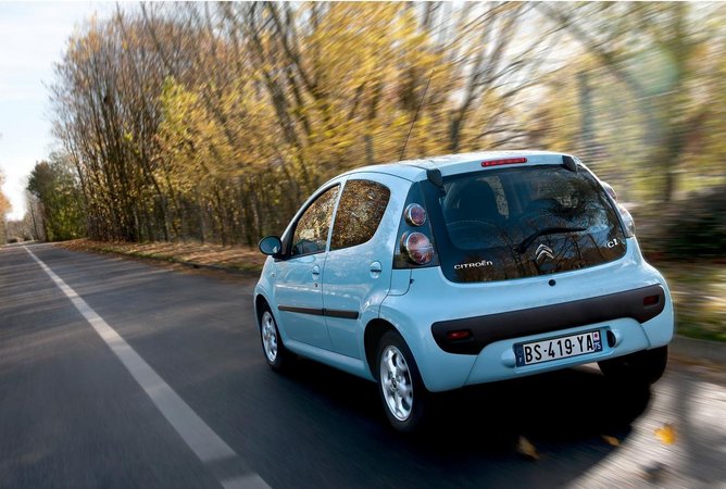 Redesigned Citroen C1 Has 99g/km Emissions, New Transmission and LED Running Lights Redesigned Citroen C1 Has 99g/km Emissions, New Transmission and LED Running Lights