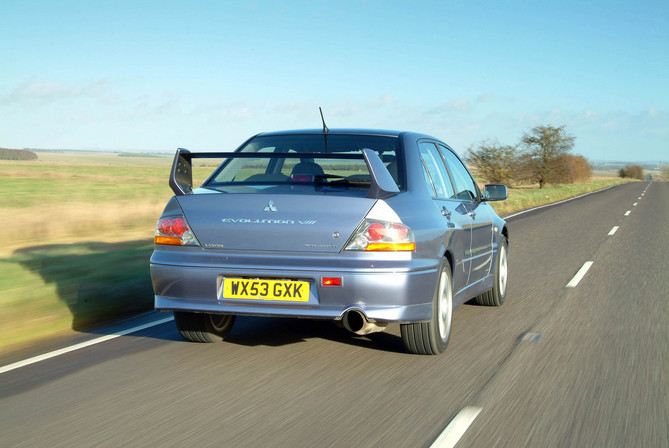 Mitsubishi Lancer Evolution VIII FQ330 Mitsubishi Lancer Evolution VIII FQ330