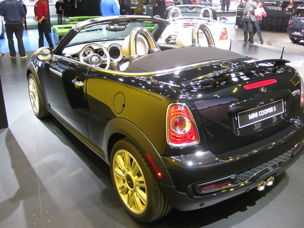 MINI (BMW) MINI Cooper S Roadster AT MINI (BMW) MINI Cooper S Roadster AT