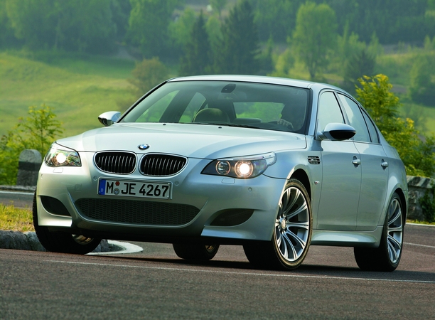 The fourth M5 and the M6 coupe used a new high revving, 5.0l V10 The fourth M5 and the M6 coupe used a new high revving, 5.0l V10