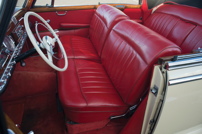 Mercedes-Benz 300 b Cabriolet D Mercedes-Benz 300 b Cabriolet D