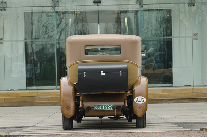 Bentley 6½-Litre Sedanca de Ville by H.J. Mulliner Bentley 6½-Litre Sedanca de Ville by H.J. Mulliner