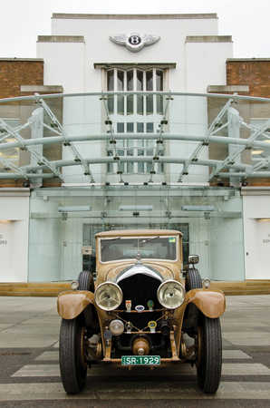 Bentley 6½-Litre Sedanca de Ville by H.J. Mulliner Bentley 6½-Litre Sedanca de Ville by H.J. Mulliner