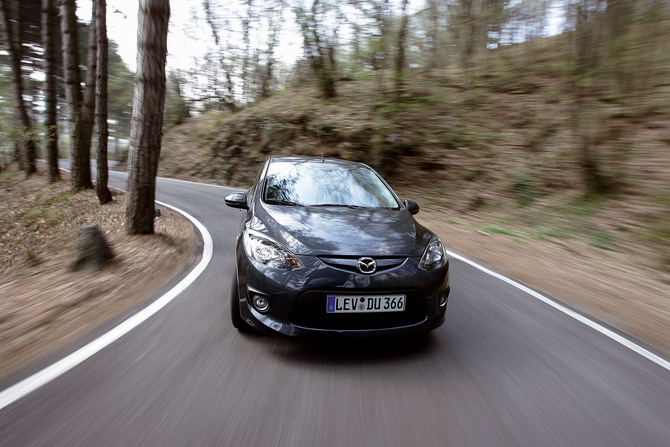 Mazda 2 MZR 1.3 Sport 86cv Mazda 2 MZR 1.3 Sport 86cv