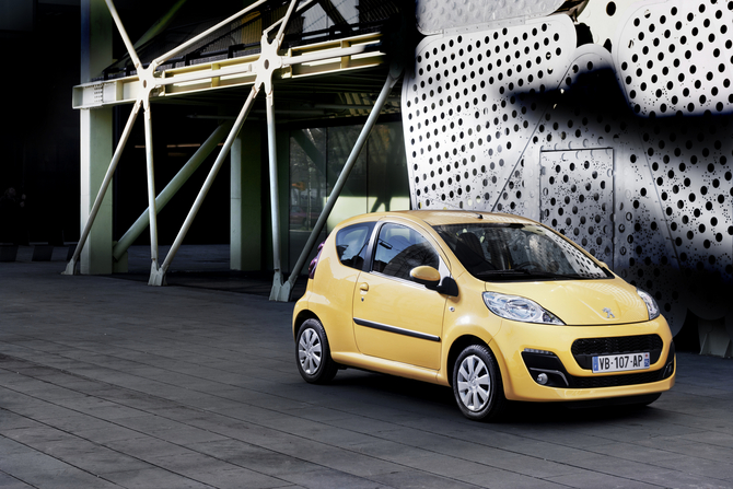 Renewed Peugeot 107 Has Daytime Running LEDs and Better Emissions Renewed Peugeot 107 Has Daytime Running LEDs and Better Emissions