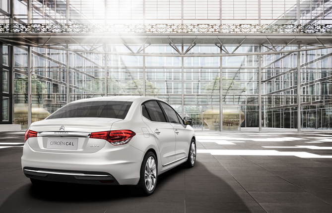 It also has class-leading trunk space It also has class-leading trunk space