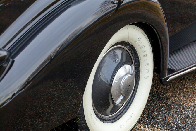 Cadillac Series 30 Five-Passenger Town Sedan by Fleetwood Cadillac Series 30 Five-Passenger Town Sedan by Fleetwood