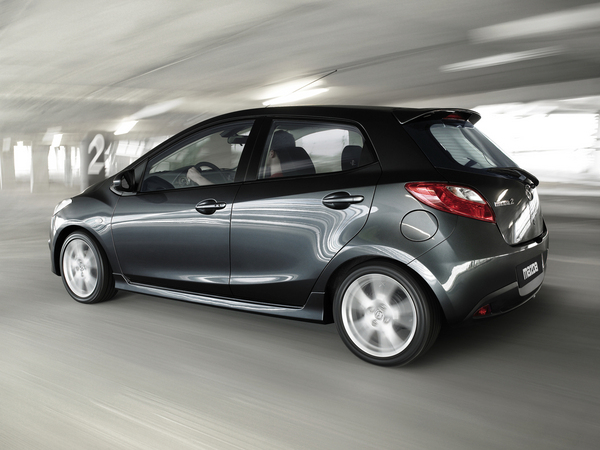 Mazda 2 MZR 1.5 Sport Plus 103cv Mazda 2 MZR 1.5 Sport Plus 103cv