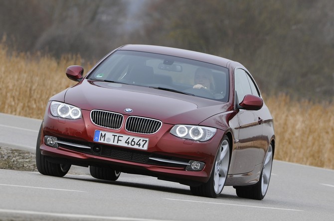 BMW 325d Coupé Edition Exclusive AT BMW 325d Coupé Edition Exclusive AT