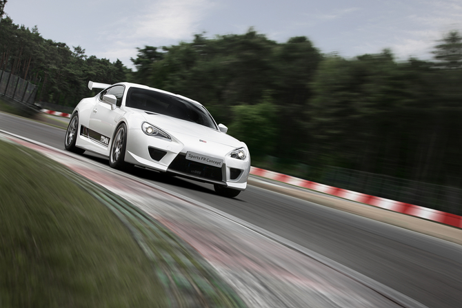 A GRMN modificou o GT 86 para lhe dar um design mais aerodinâmico e de competição A GRMN modificou o GT 86 para lhe dar um design mais aerodinâmico e de competição
