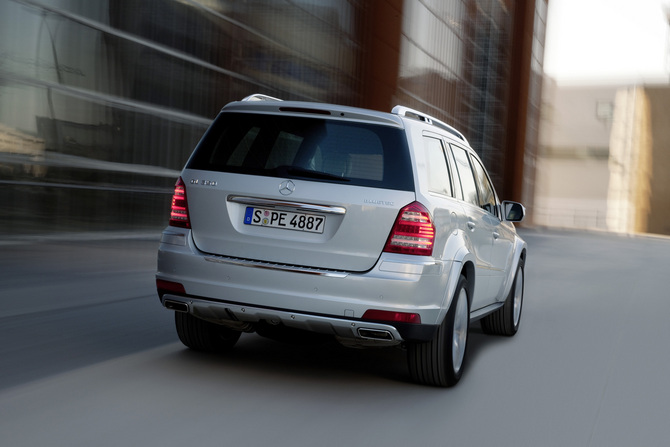 Mercedes-Benz GL320 BlueTEC Mercedes-Benz GL320 BlueTEC