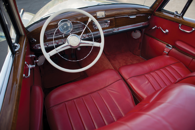 Mercedes-Benz 300 b Cabriolet D Mercedes-Benz 300 b Cabriolet D