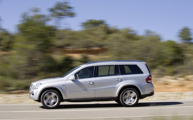 Mercedes-Benz GL550 Mercedes-Benz GL550