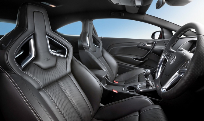 Vauxhall Astra VXR Packs 280PS and 155mpg Top Speed Vauxhall Astra VXR Packs 280PS and 155mpg Top Speed