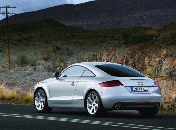 Audi TT Coupe 2.0 TFSI S tronic Audi TT Coupe 2.0 TFSI S tronic
