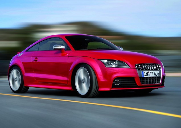Audi TTS 2.0T quattro S tronic Audi TTS 2.0T quattro S tronic