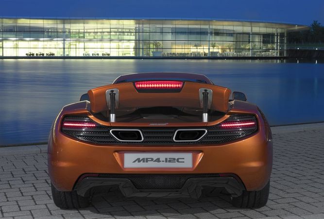 O chassis irá continuar a utilizar o monocoque de fibra de carbono O chassis irá continuar a utilizar o monocoque de fibra de carbono