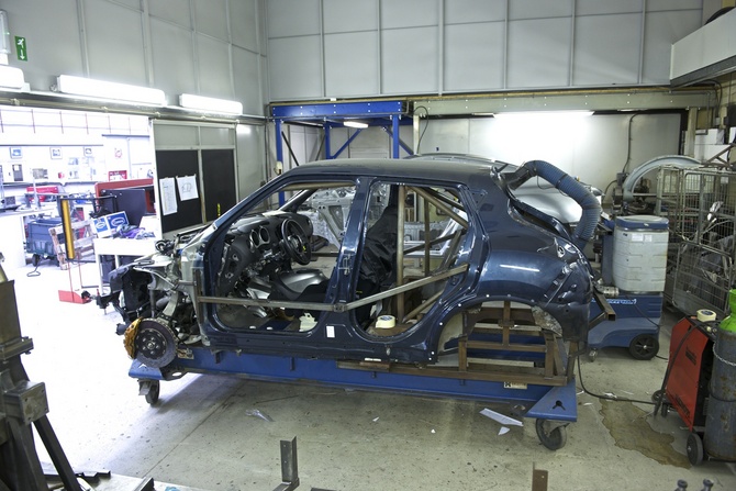 Nissan Releases Video of Building Juke R's Rollcage Nissan Releases Video of Building Juke R's Rollcage