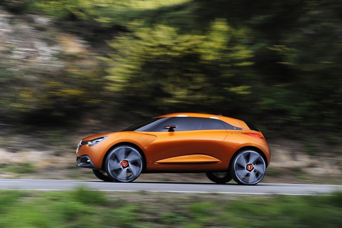 Renault showed the Captur compact SUV in 2011 Renault showed the Captur compact SUV in 2011