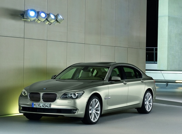 BMW 750Li xDrive (F02) BMW 750Li xDrive (F02)