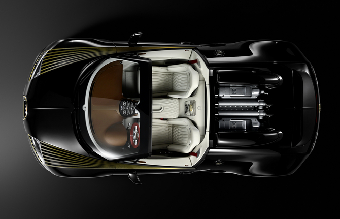 No interior o Black Bess Legend Vitesse foi estofado com couro de luxo No interior o Black Bess Legend Vitesse foi estofado com couro de luxo