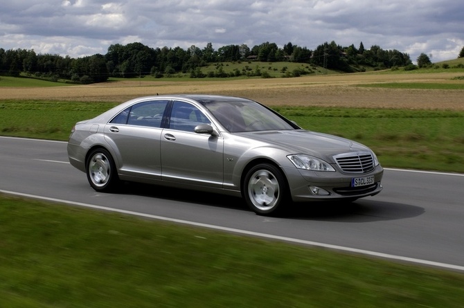 Mercedes-Benz S 450 4MATIC Mercedes-Benz S 450 4MATIC
