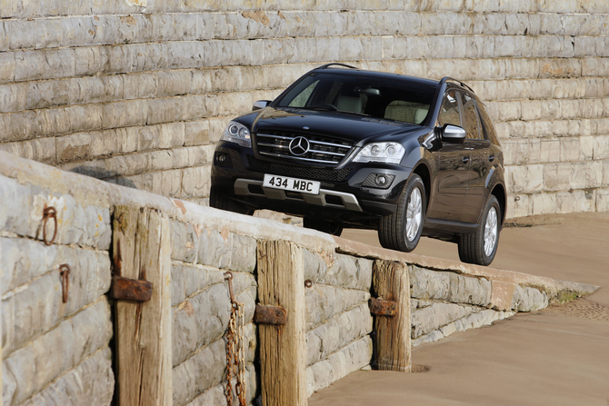 Mercedes-Benz ML300 CDI BlueEFF. Grand Edition Mercedes-Benz ML300 CDI BlueEFF. Grand Edition