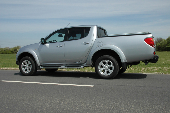 Mitsubishi L200 4x4 Double Cab Instyle Mitsubishi L200 4x4 Double Cab Instyle