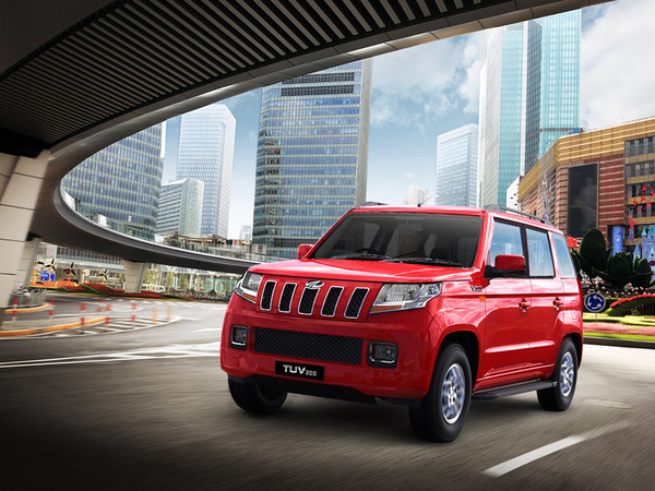 Mahindra TUV300 T8 AMT Mahindra TUV300 T8 AMT