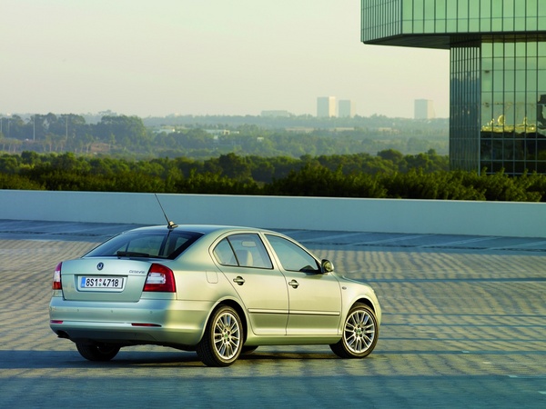 Skoda Octavia 2.0 TDI Elegance DSG 6v Skoda Octavia 2.0 TDI Elegance DSG 6v