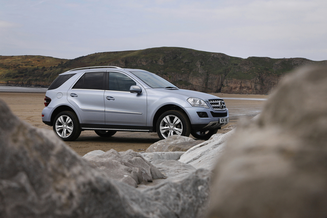Mercedes-Benz ML300 CDI BlueEFF. Sport Mercedes-Benz ML300 CDI BlueEFF. Sport
