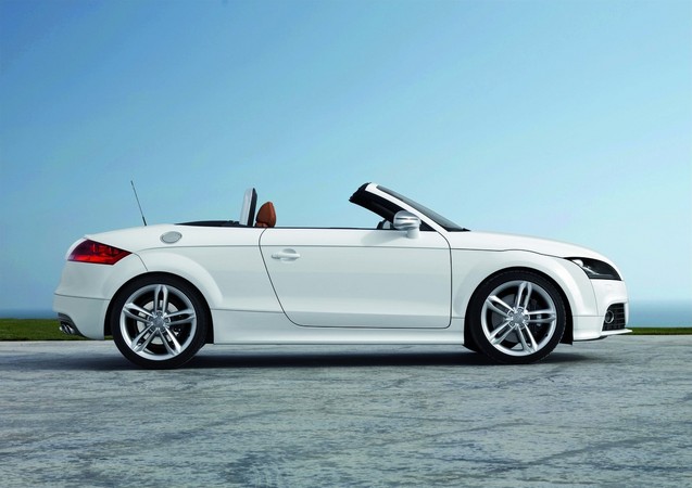 Audi TTS Roadster 2.0 TFSI quattro S tronic Audi TTS Roadster 2.0 TFSI quattro S tronic