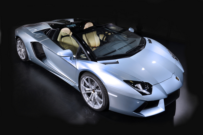 Aventador Gets Droptop Version with Two-Peice Carbon Top Aventador Gets Droptop Version with Two-Peice Carbon Top