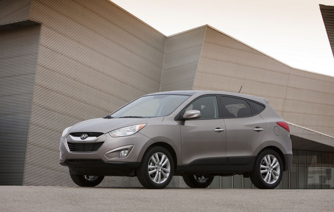 Hyundai Tucson GLS Manual FWD Hyundai Tucson GLS Manual FWD