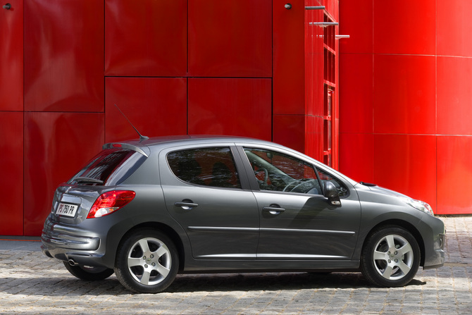 Peugeot 207 Hatchback 1.6 HDi Oxygo Peugeot 207 Hatchback 1.6 HDi Oxygo