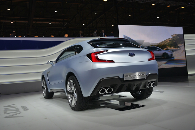 O carro serve de teste à tecnologia híbrida O carro serve de teste à tecnologia híbrida