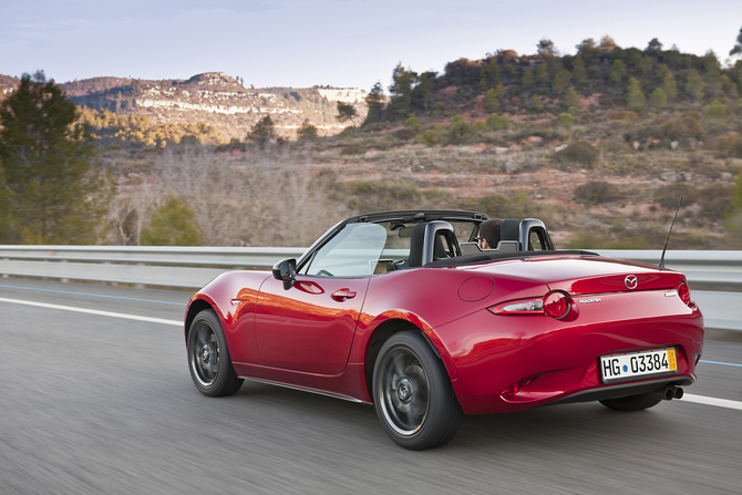 Mazda MX-5 Skyactiv-G Mazda MX-5 Skyactiv-G