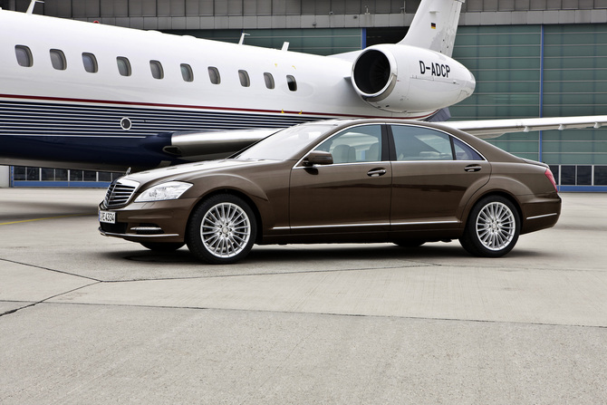 Mercedes-Benz S 600 Auto Longo (FL) Mercedes-Benz S 600 Auto Longo (FL)