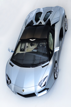 Aventador Gets Droptop Version with Two-Peice Carbon Top Aventador Gets Droptop Version with Two-Peice Carbon Top