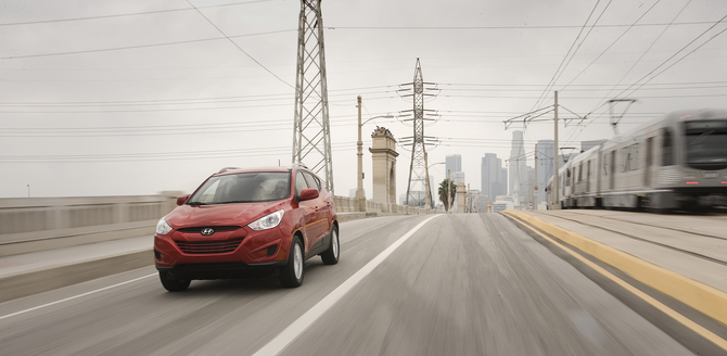 Hyundai Tucson GL Manual FWD Hyundai Tucson GL Manual FWD