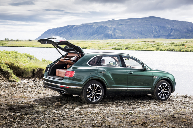 Bentley Bentayga Fly Fishing Bentley Bentayga Fly Fishing