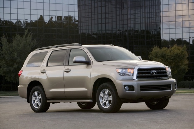 Toyota Sequoia SR5 5.7L 4X2 Toyota Sequoia SR5 5.7L 4X2