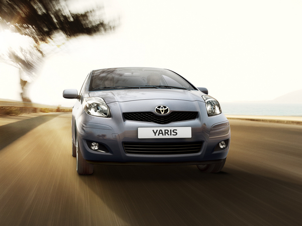 Toyota Yaris 1.33 VVT-i Comfort (10) Toyota Yaris 1.33 VVT-i Comfort (10)