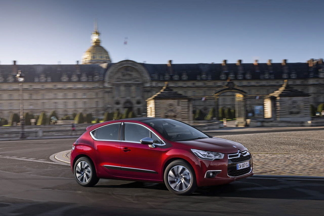 Citroën DS4 1.6 e-HDi Chic Citroën DS4 1.6 e-HDi Chic