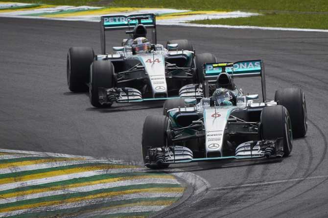Hamilton e Vettel completaram o pódio em Interlagos Hamilton e Vettel completaram o pódio em Interlagos