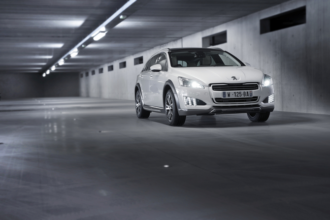 Peugeot 508 RXH 2.0 HDi Hybrid4 Peugeot 508 RXH 2.0 HDi Hybrid4