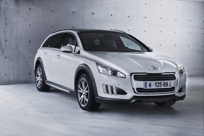 Peugeot 508 RXH 2.0 HDi Limited Edition Hybrid4 Peugeot 508 RXH 2.0 HDi Limited Edition Hybrid4