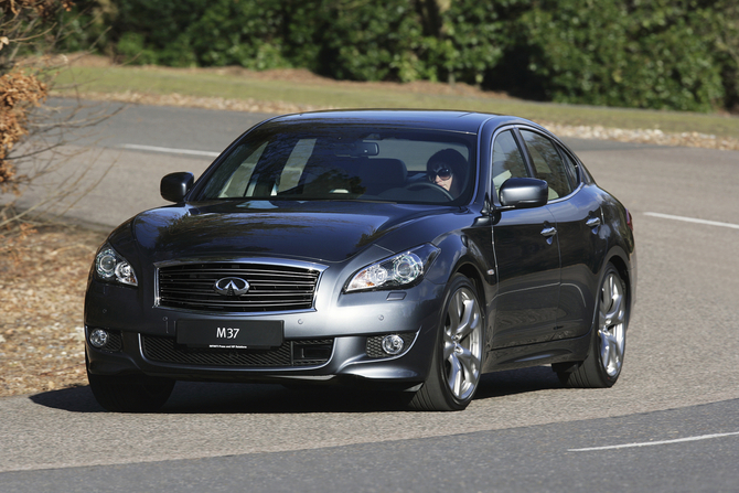 Infiniti M37 GT Infiniti M37 GT