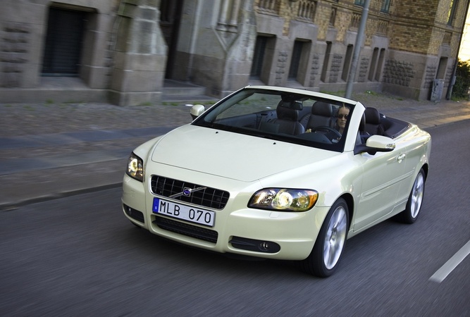 Volvo C70 2.0D Momentum Volvo C70 2.0D Momentum